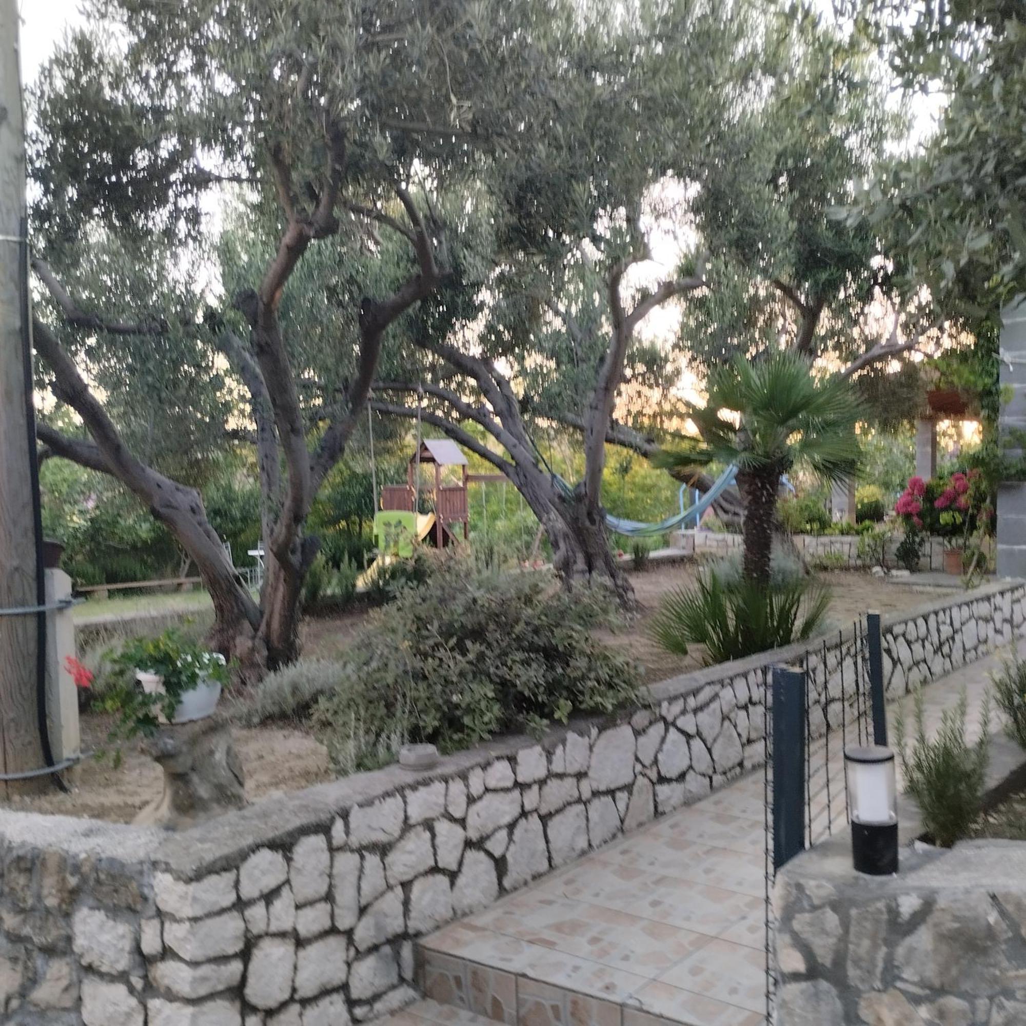 Apartmani Gero Lopar Εξωτερικό φωτογραφία